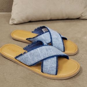 Brand New Toms sz 8 blue jutti flats